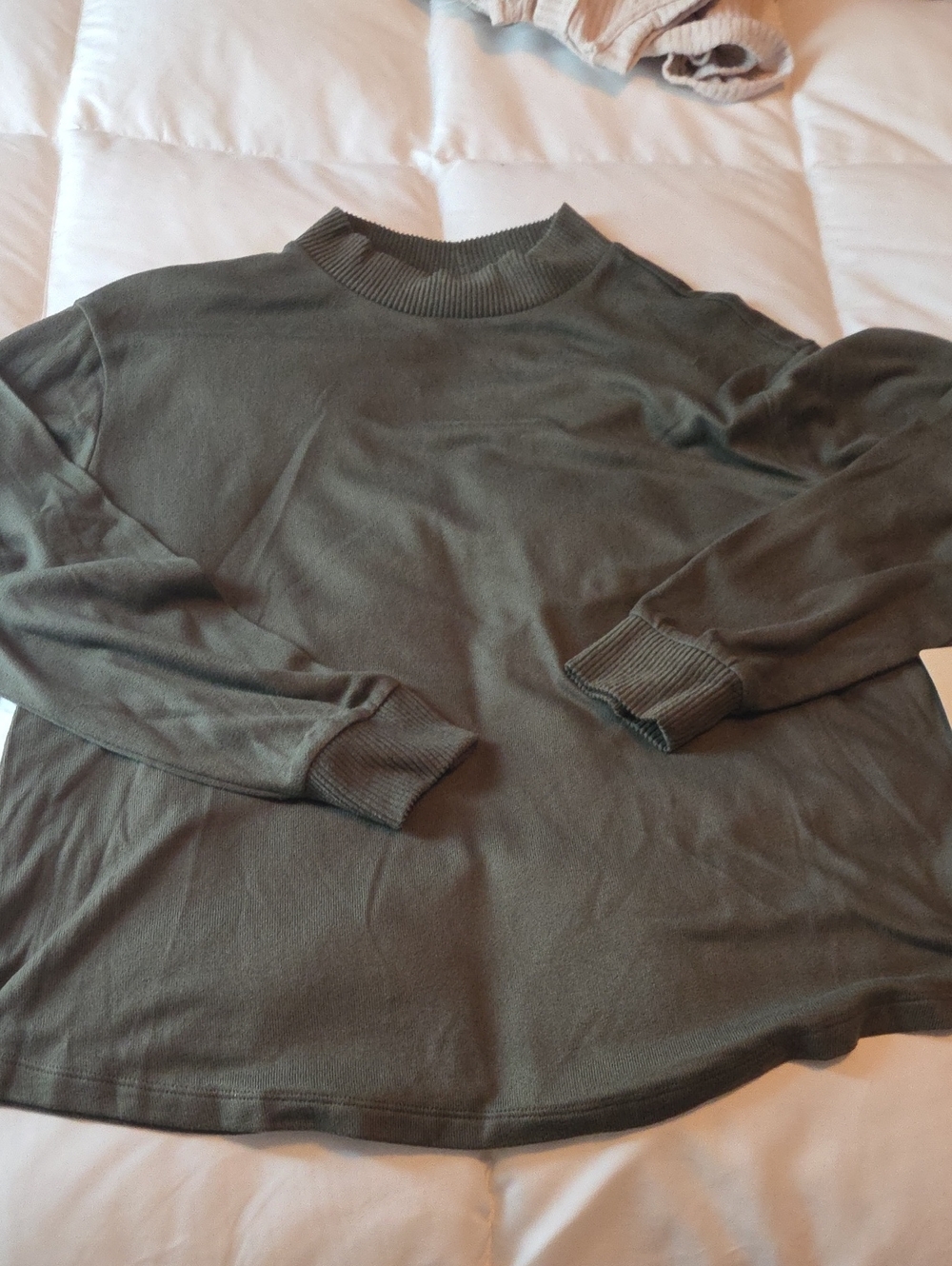 a.n.a Men's Crewneck Sweater in Olive